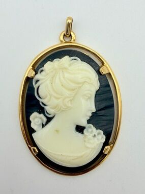 Vintage Napier White and Black Cameo Pendant